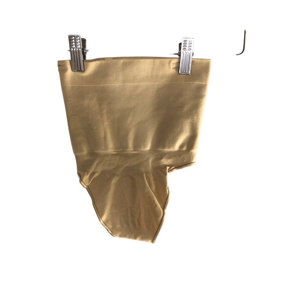 SKIMS Seamless Sculpt High Waist Thong Compression Shapewear Clay Tan Small NWOT